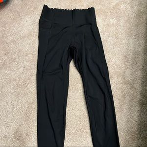 ♥️4/$30 Scalloped edge leggings